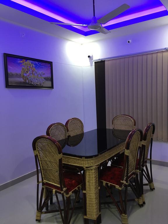 טריואנדרום Rams Guest House Near Lulu Mall מראה חיצוני תמונה