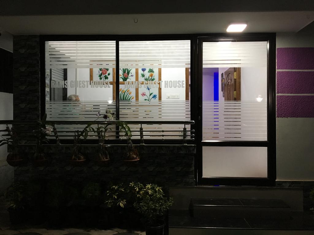 טריואנדרום Rams Guest House Near Lulu Mall מראה חיצוני תמונה