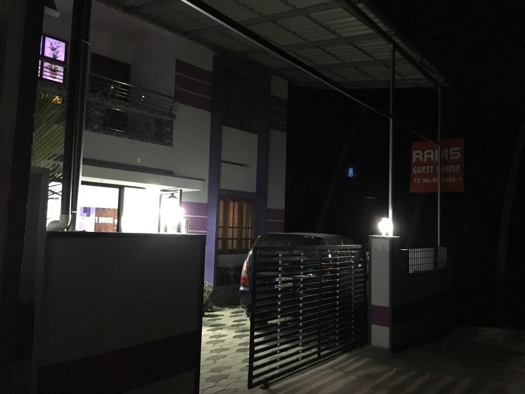 טריואנדרום Rams Guest House Near Lulu Mall מראה חיצוני תמונה