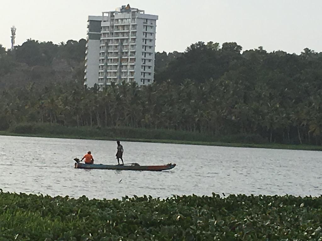 טריואנדרום Rams Guest House Near Lulu Mall מראה חיצוני תמונה